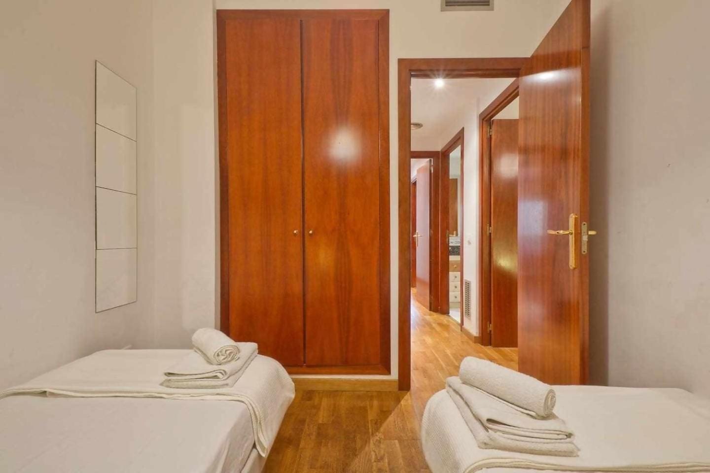 Comfortable 4 Rooms 2Bath W Balcony Barcelona Exterior photo